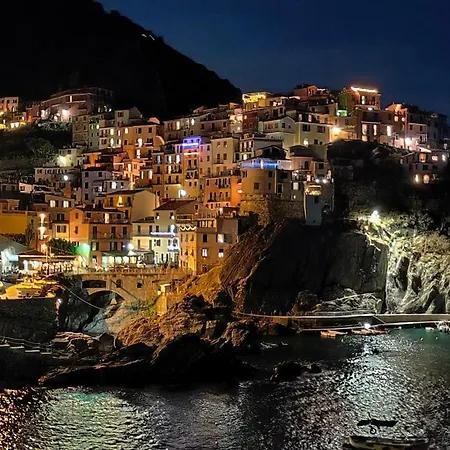 La Casa Delle Pietre Parlanti - Casa In Pietra Ai Piedi Del Parco Delle 5 Terre Frühstückspension