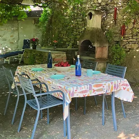 La Casa Delle Pietre Parlanti - Casa In Pietra Ai Piedi Del Parco Delle 5 Terre Bed & Breakfast 3*