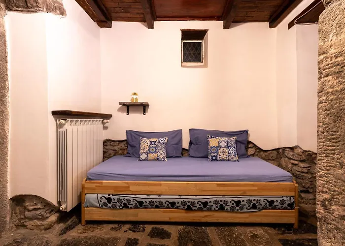 La Casa Delle Pietre Parlanti - Casa In Pietra Ai Piedi Del Parco Delle 5 Terre Bed & Breakfast La Spezia