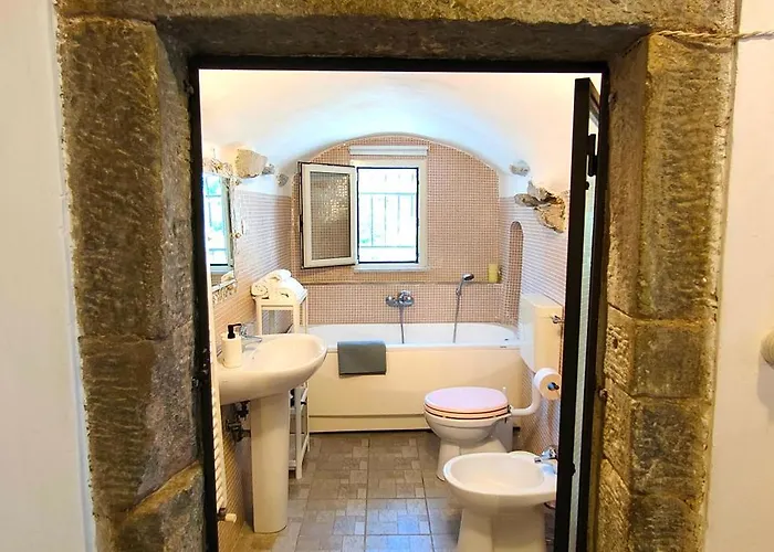 La Casa Delle Pietre Parlanti - Casa In Pietra Ai Piedi Del Parco Delle 5 Terre 3*