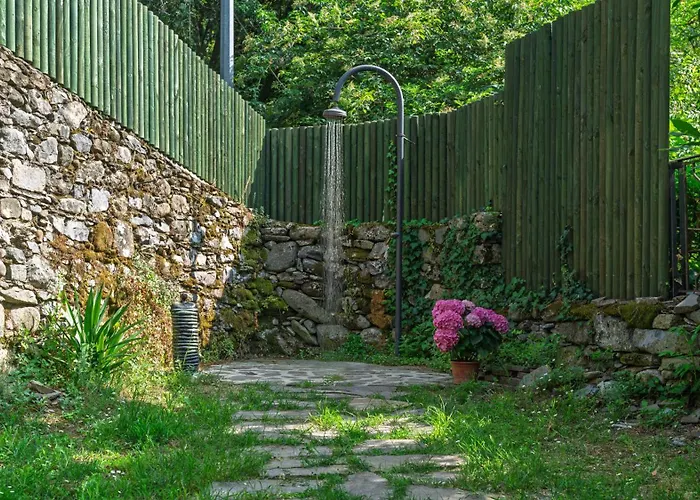 La Casa Delle Pietre Parlanti - Casa In Pietra Ai Piedi Del Parco Delle 5 Terre Bed & Breakfast 3*